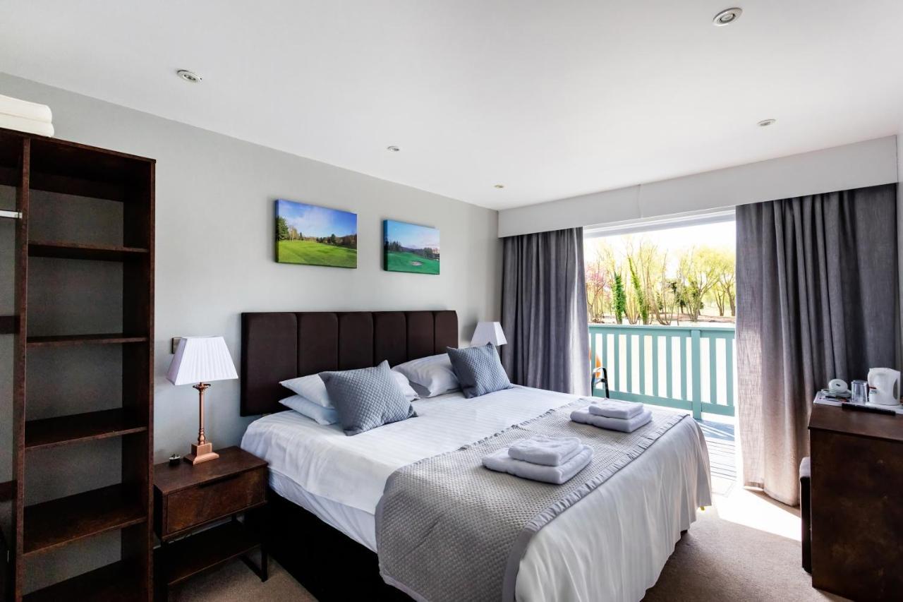 The Vale Golf & Country Club Villa Bishampton Exterior photo