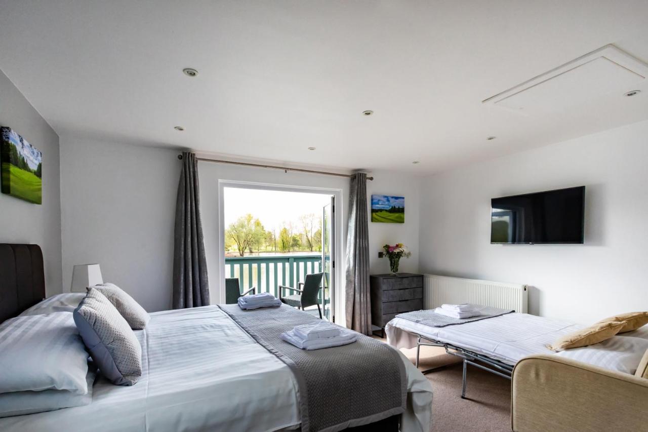 The Vale Golf & Country Club Villa Bishampton Exterior photo