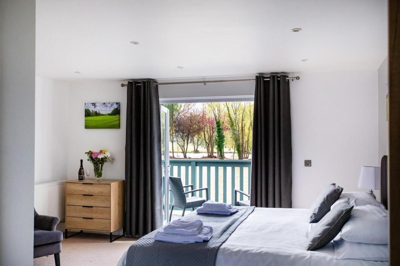 The Vale Golf & Country Club Villa Bishampton Exterior photo