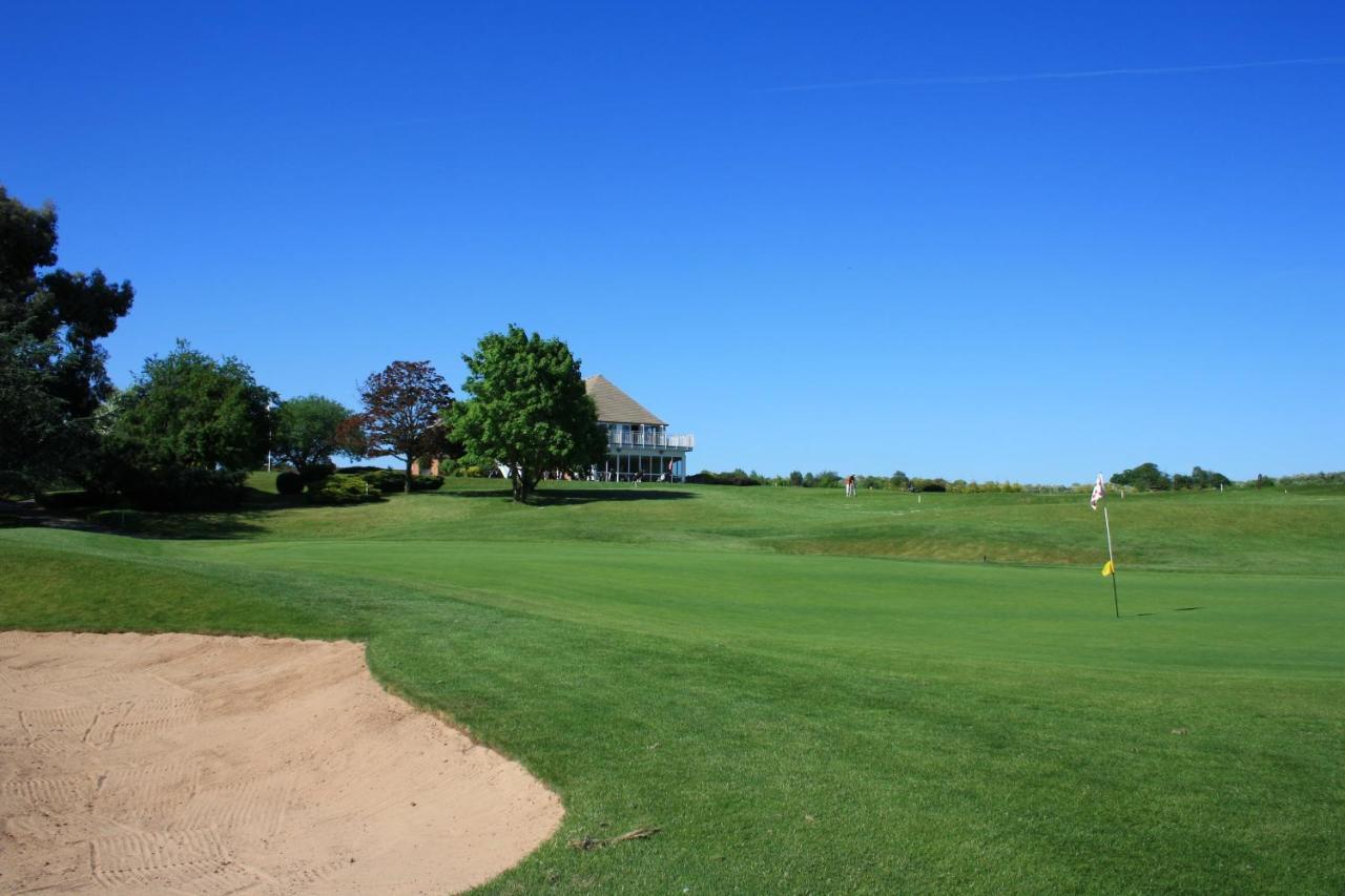 The Vale Golf & Country Club Villa Bishampton Exterior photo